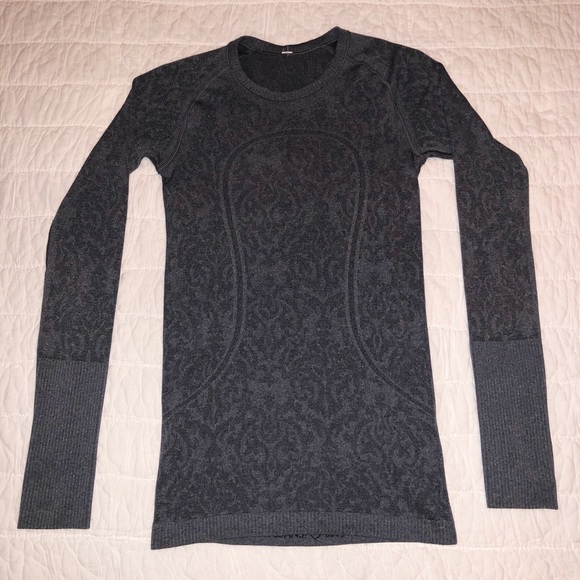 Lululemon Long Sleeve - Picture 1 of 6